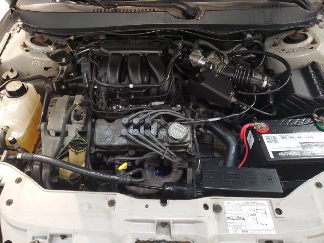 Used 2005 Ford Taurus SE FWD image 24