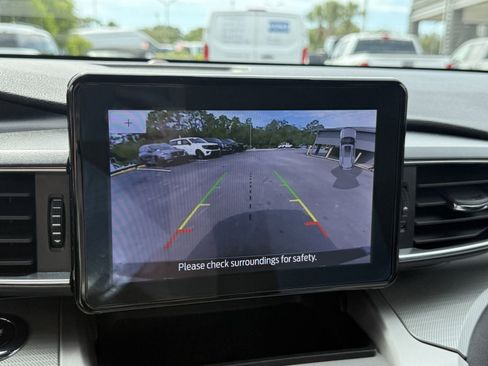 Certified 2022 Ford Explorer XLT w/ Equipment Group 202A RWD image 23