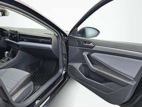 New 2026 Volkswagen Jetta SE FWD image 40