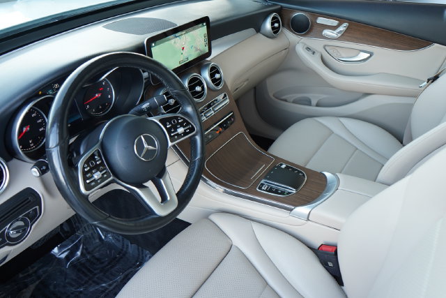 Used 2021 Mercedes-Benz GLC 300 4MATIC image 29