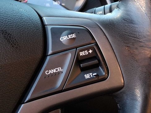 Used 2013 Hyundai Veloster Turbo FWD image 17