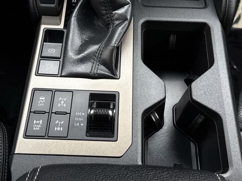 Used 2024 Toyota Land Cruiser image 37