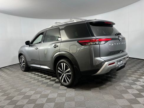Used 2024 Nissan Pathfinder Platinum w/ Cargo Package image 8
