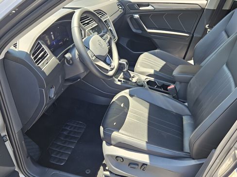 Certified 2024 Volkswagen Tiguan SE AWD/4WD image 12