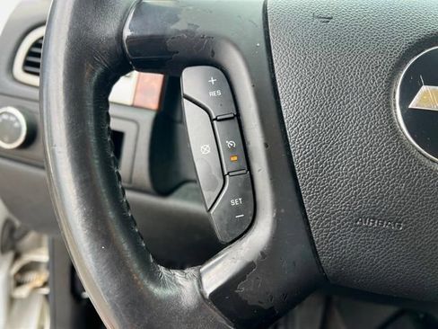 Used 2009 Chevrolet Suburban LT RWD image 14