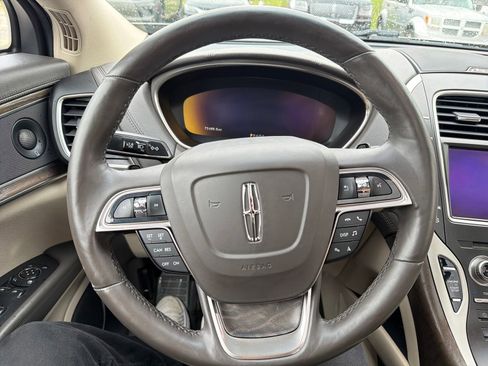 Used 2019 Lincoln Nautilus Reserve w/ Cargo Utility Package AWD/4WD image 15