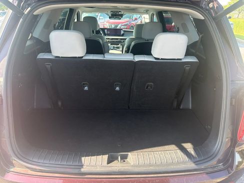 Used 2024 Hyundai Palisade SEL w/ Premium Package FWD image 13