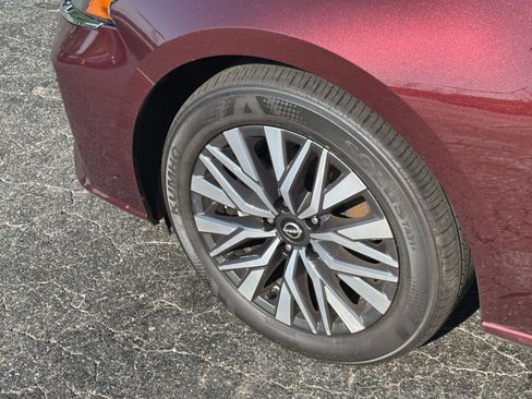 Used 2025 Nissan Altima 2.5 SV FWD image 25