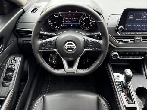 Used 2022 Nissan Altima 2.5 SR AWD/4WD image 14