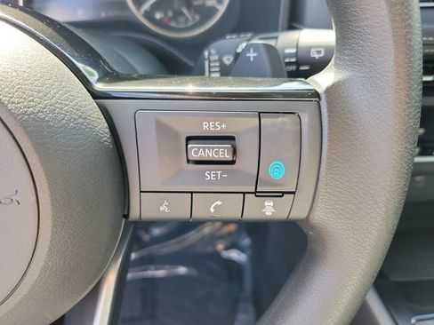 Used 2023 Nissan Rogue SV FWD image 20