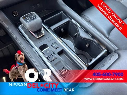 Used 2025 Nissan Pathfinder SL FWD image 30