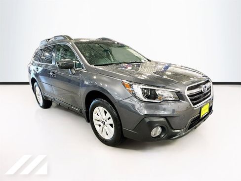 Used 2018 Subaru Outback 2.5i Premium image 3