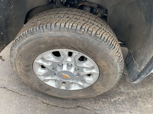 Used 2024 Chevrolet Silverado 3500 LT w/ Convenience Package image 4