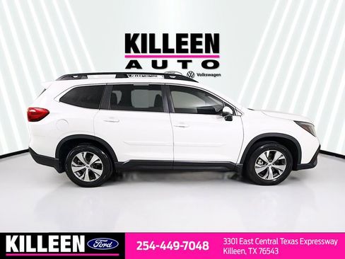 Used 2023 Subaru Ascent Premium w/ Convenience Package image 9