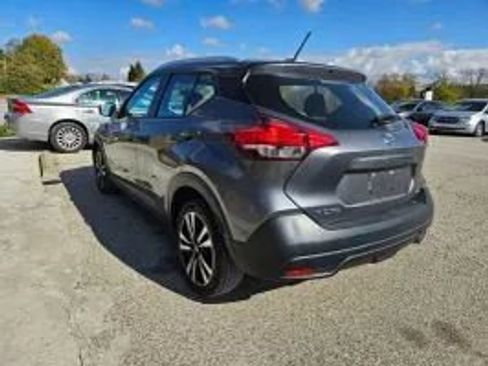 Used 2019 Nissan Kicks SV FWD image 6