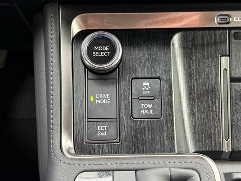 Used 2025 Lexus GX 550 550 Luxury w/ Accessory Package (2T) image 39