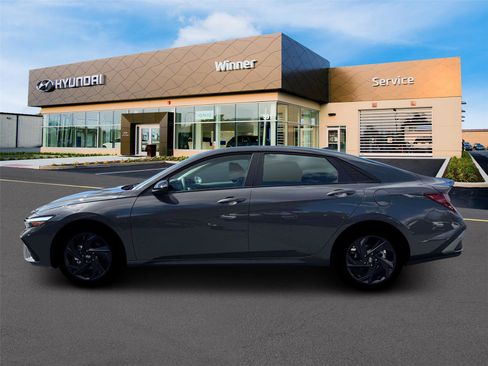New 2026 Hyundai Elantra Sport FWD image 22