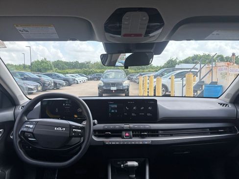 Used 2025 Kia K4 FWD image 30