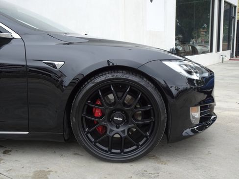 Used 2020 Tesla Model S Long Range Plus image 12