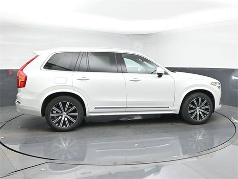 Used 2023 Volvo XC90 B5 Plus image 8