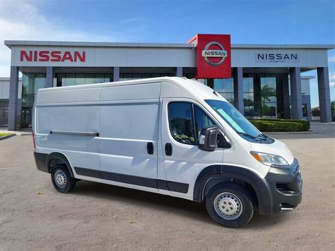 Used 2023 RAM ProMaster 2500 image 2