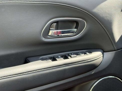 Used 2019 Honda HR-V Touring image 22