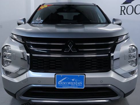 Used 2025 Mitsubishi Outlander SE AWD/4WD image 2