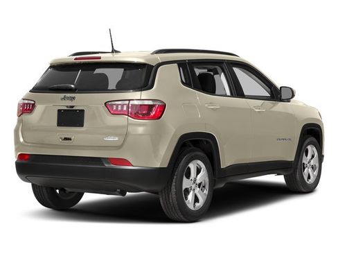 Used 2017 Jeep Compass Limited AWD/4WD image 2