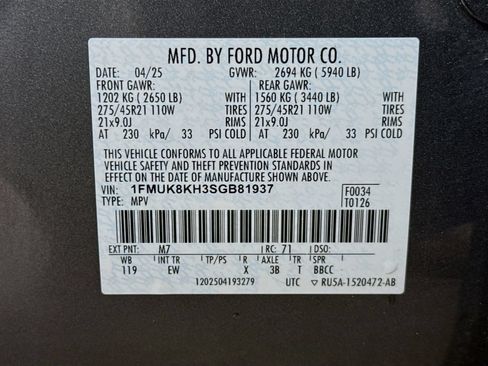 Used 2025 Ford Explorer ST-Line w/ ST-Line Street Pack AWD/4WD image 34