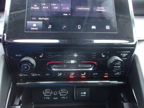 Used 2023 Jeep Grand Cherokee Laredo w/ Luxury Tech Group I AWD/4WD image 20