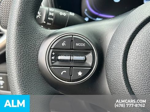 Used 2025 Kia Soul LX w/ LX Technology Package FWD image 29