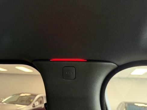 Used 2018 Land Rover Range Rover HSE image 21