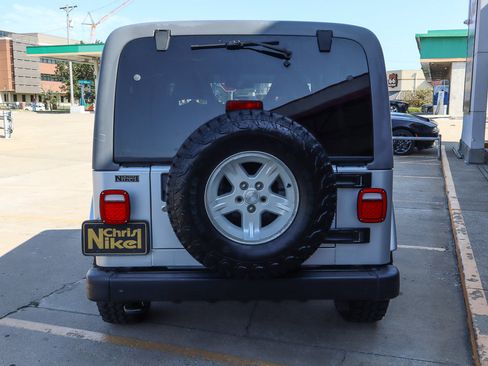 Used 2005 Jeep Wrangler Unlimited AWD/4WD image 13