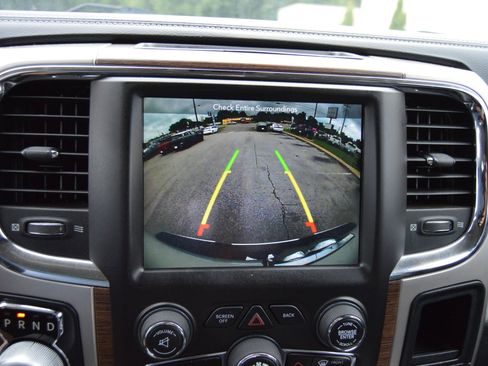 Used 2018 RAM 1500 Laramie w/ Convenience Group image 19