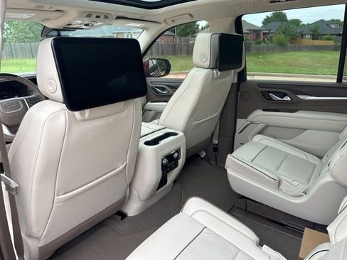 Used 2023 GMC Yukon Denali w/ Denali Reserve Package AWD/4WD image 22
