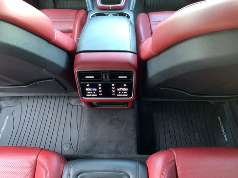Used 2023 Porsche Cayenne GTS AWD/4WD image 18