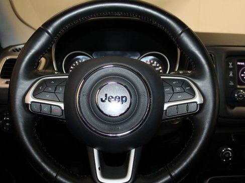 Used 2018 Jeep Compass Latitude image 14