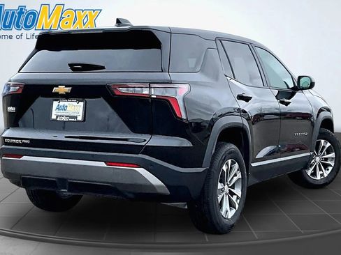 Used 2025 Chevrolet Equinox LT AWD/4WD image 9