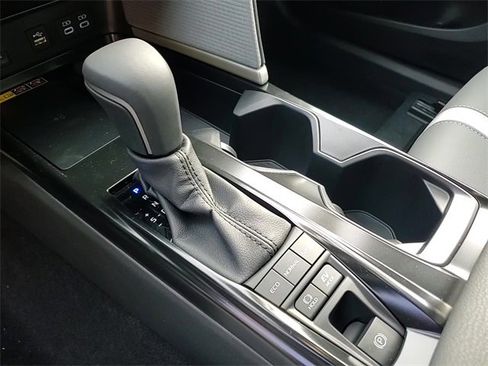 Used 2026 Toyota Camry SE image 19