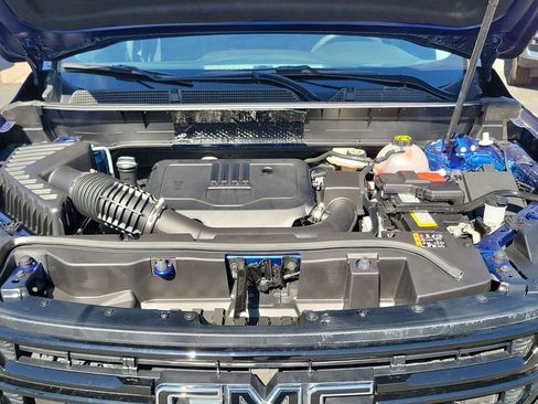 Used 2023 GMC Acadia SLE w/ Elevation Edition image 28