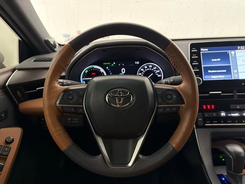 Used 2022 Toyota Avalon Limited image 11