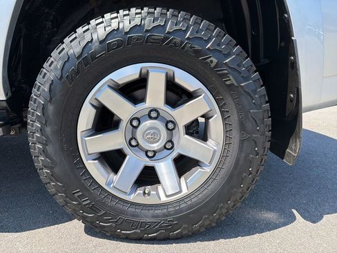 Used 2016 Toyota 4Runner Trail Premium AWD/4WD image 14