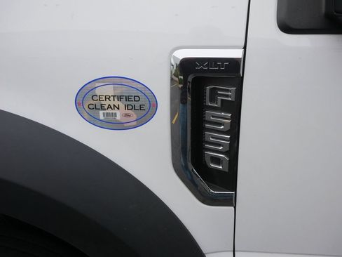 Used 2019 Ford F550 4x4 Crew Cab Super Duty w/ XLT Value Package image 5