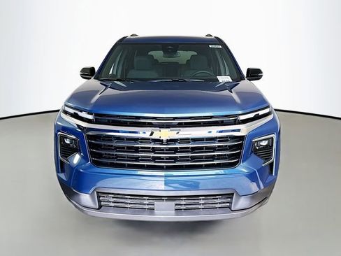 New 2026 Chevrolet Traverse LT image 3