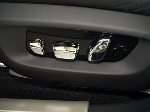 Used 2022 Rolls-Royce Ghost Black Badge image 33