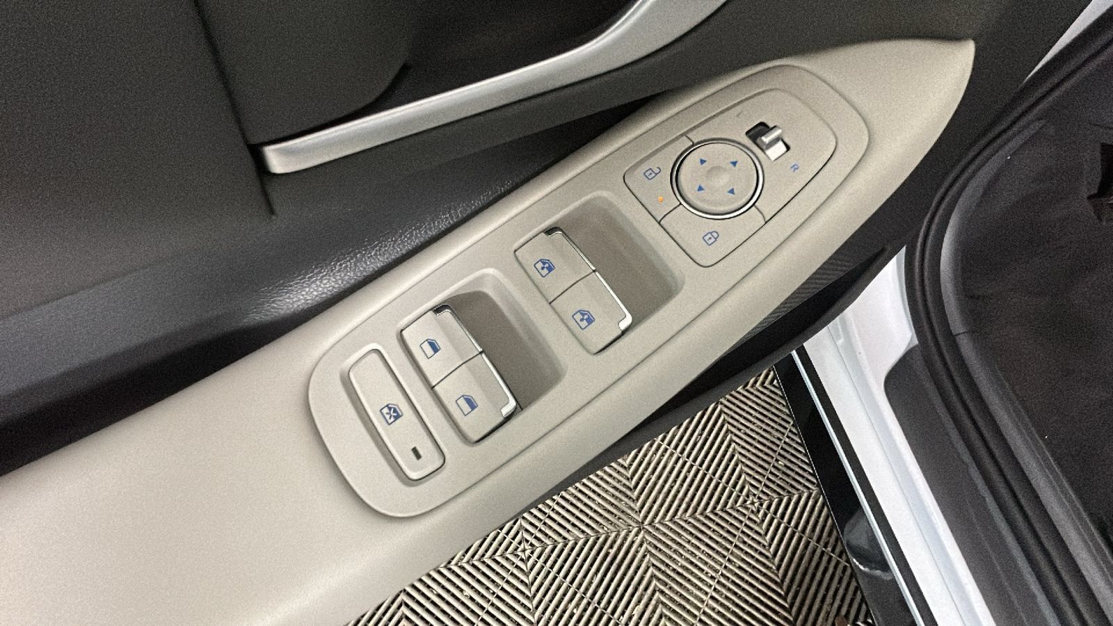 Certified 2026 Hyundai Sonata SEL FWD image 12
