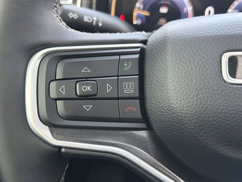 Used 2024 Jeep Wagoneer 4WD w/ Premium Group I image 13