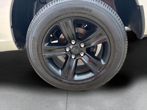Used 2016 RAM 1500 Classic SLT AWD/4WD image 38