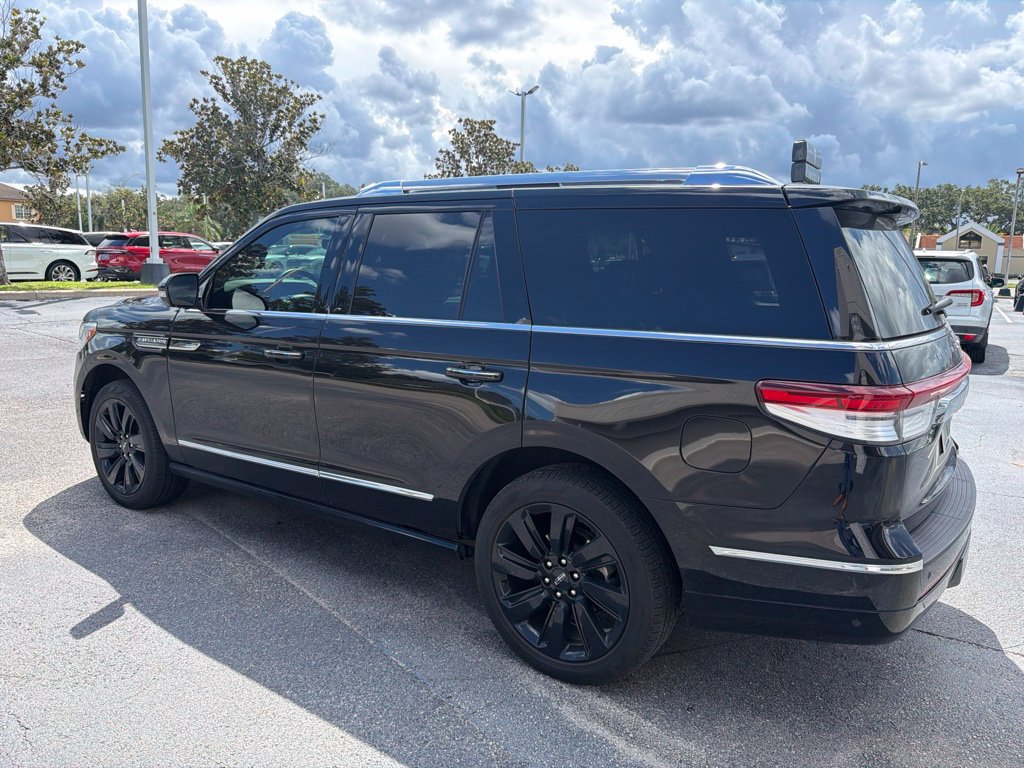 Used 2024 Lincoln Navigator Reserve w/ Monochromatic Package AWD/4WD image 4