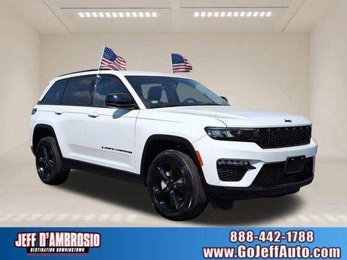 Used 2023 Jeep Grand Cherokee Limited w/ Black Appearance Package AWD/4WD image 1